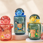 Botella con pitillo y correa