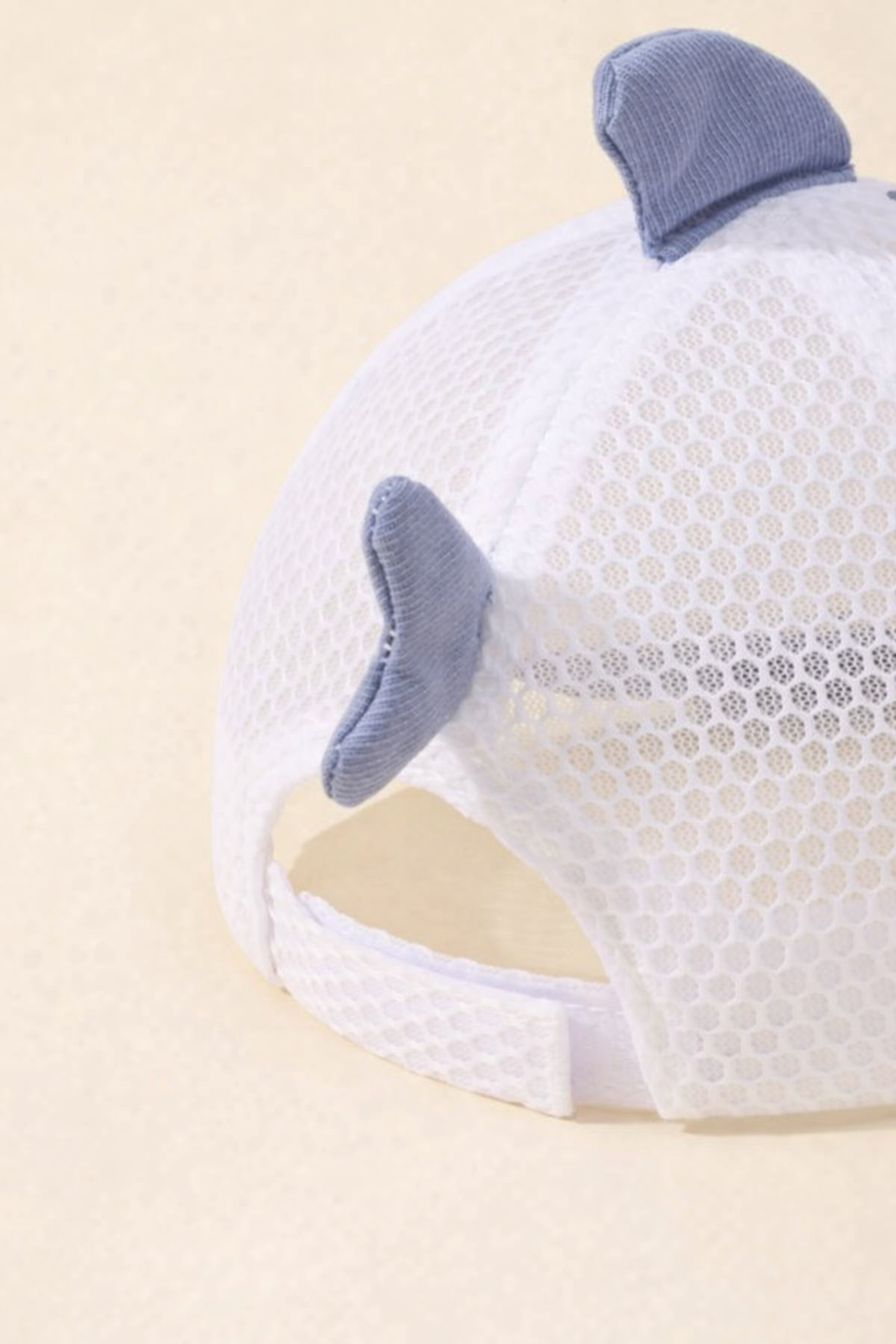 Gorra bebé con diseño de peces