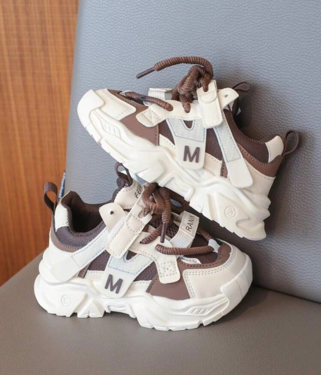 Tenis infantiles cómodos y livianos